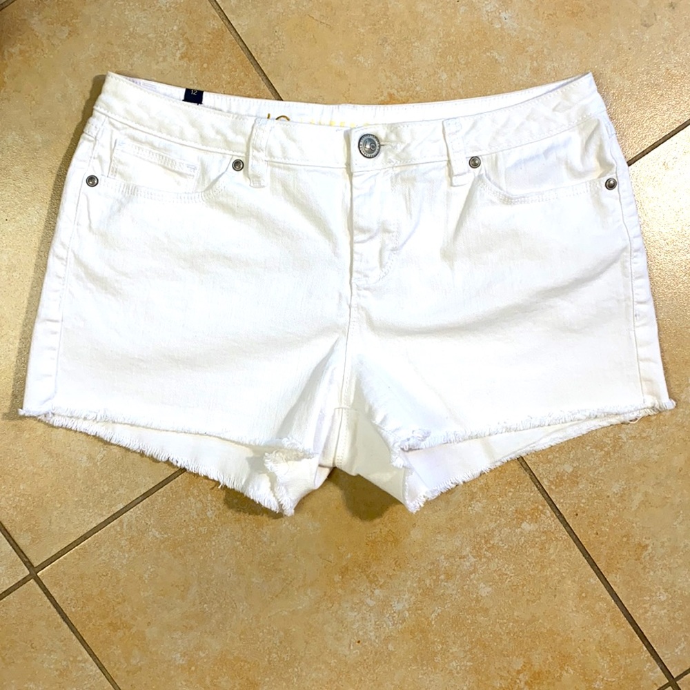 Lauren Conrad white shorts size 12 - Picture 3 of 6
